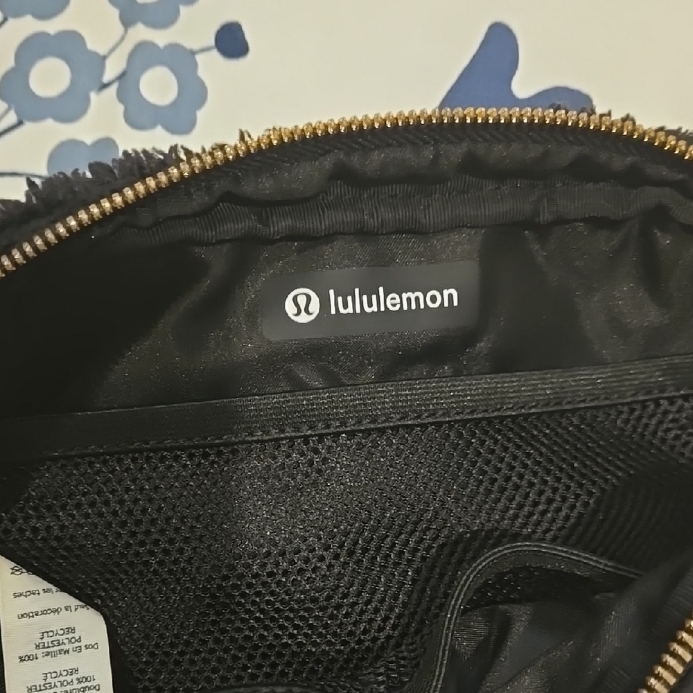 Lululemon Black Fuzzy Crossbody Bag - Picture 4 of 8